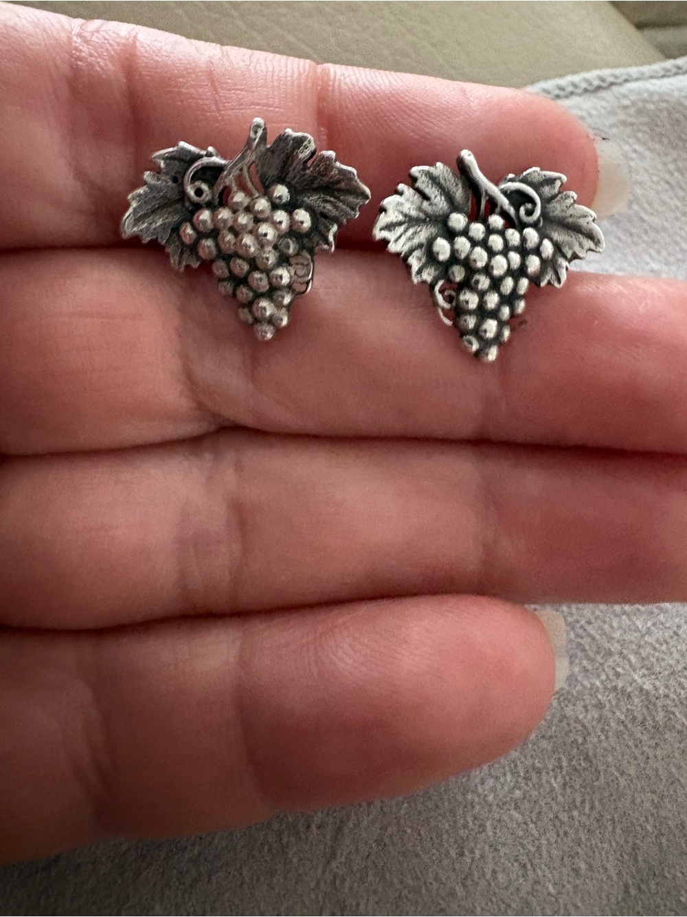 James Avery Rare and hard to find Silver Grape Cluster Stud Earrings.
